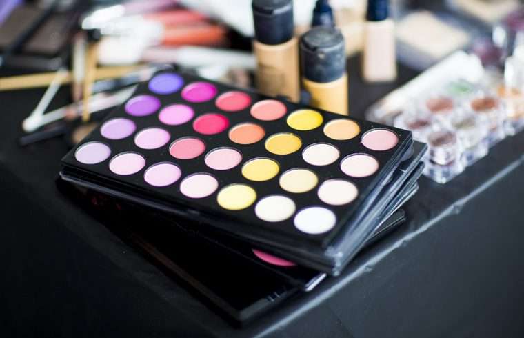 Palette trucchi per pelli chiare